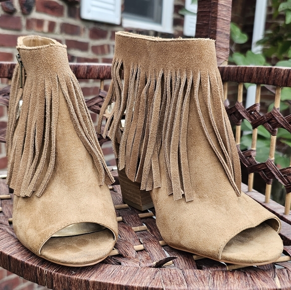 Camel Booties - Picture 1 of 3